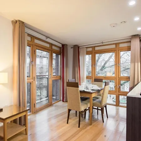 Premier Cabot Apartment *