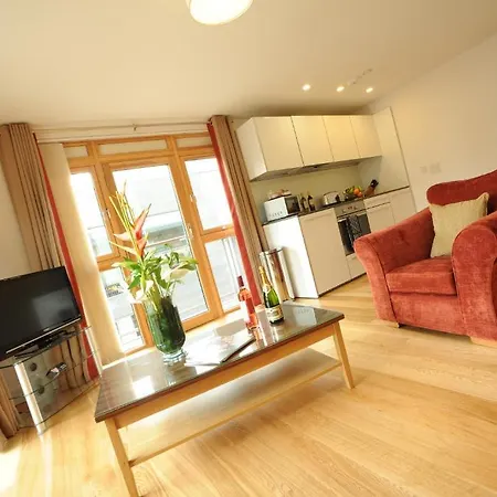 Premier Cabot Apartment