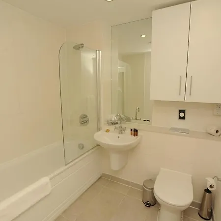 Premier Cabot Apartment